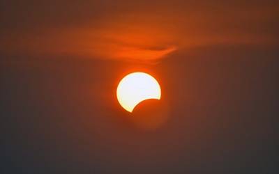 Solar eclipse20160430171153_l